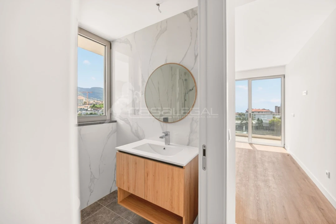 Apartamento T2 para Venda em São Martinho Foto 16