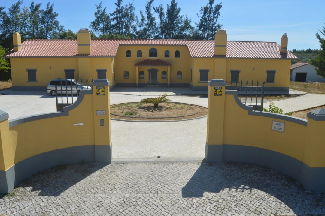 Moradia T15 para Venda em Palmela Foto 1