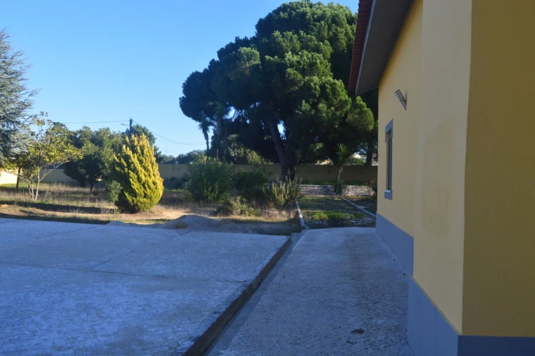 Moradia T15 para Venda em Palmela Foto 6