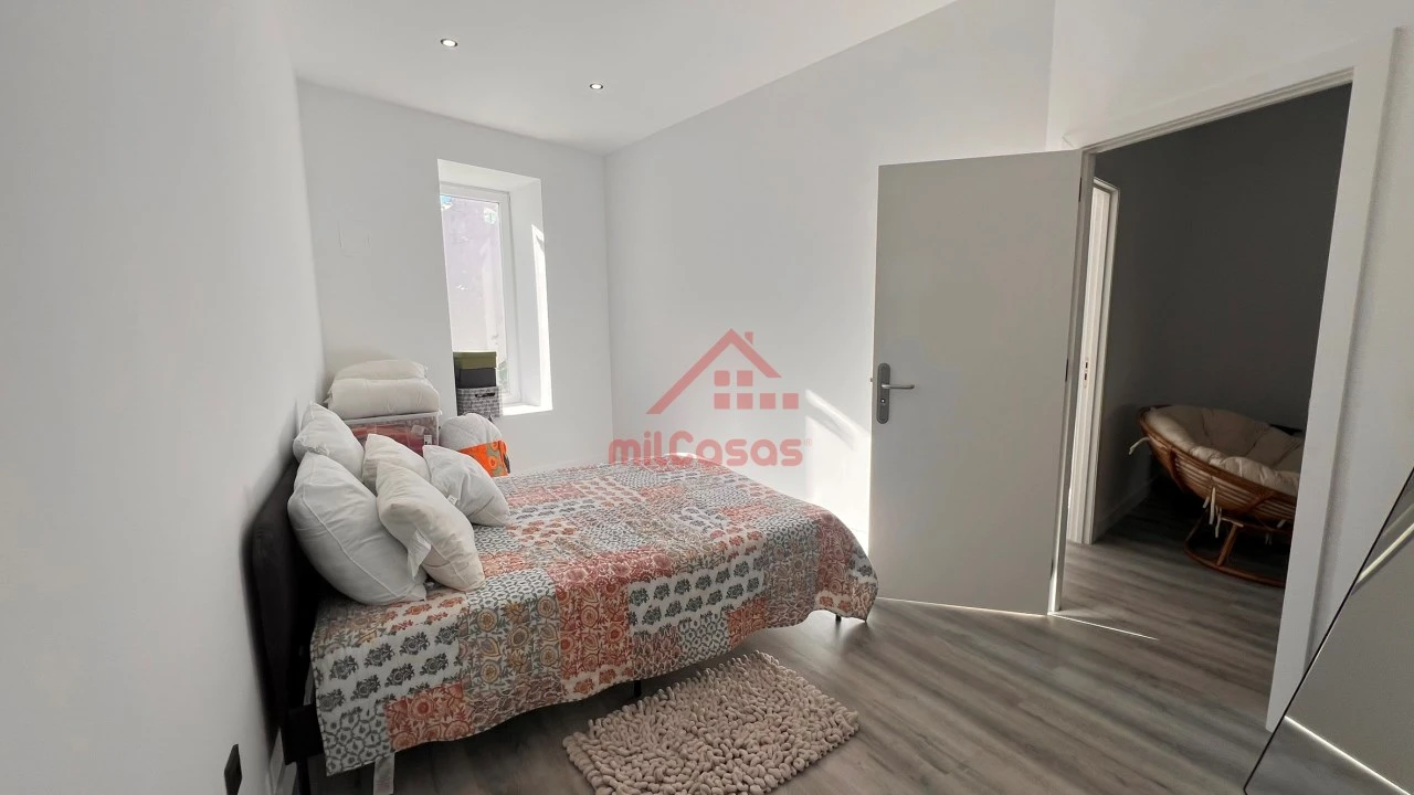 Moradia T2 para Venda em Dois Portos e Runa Foto 8