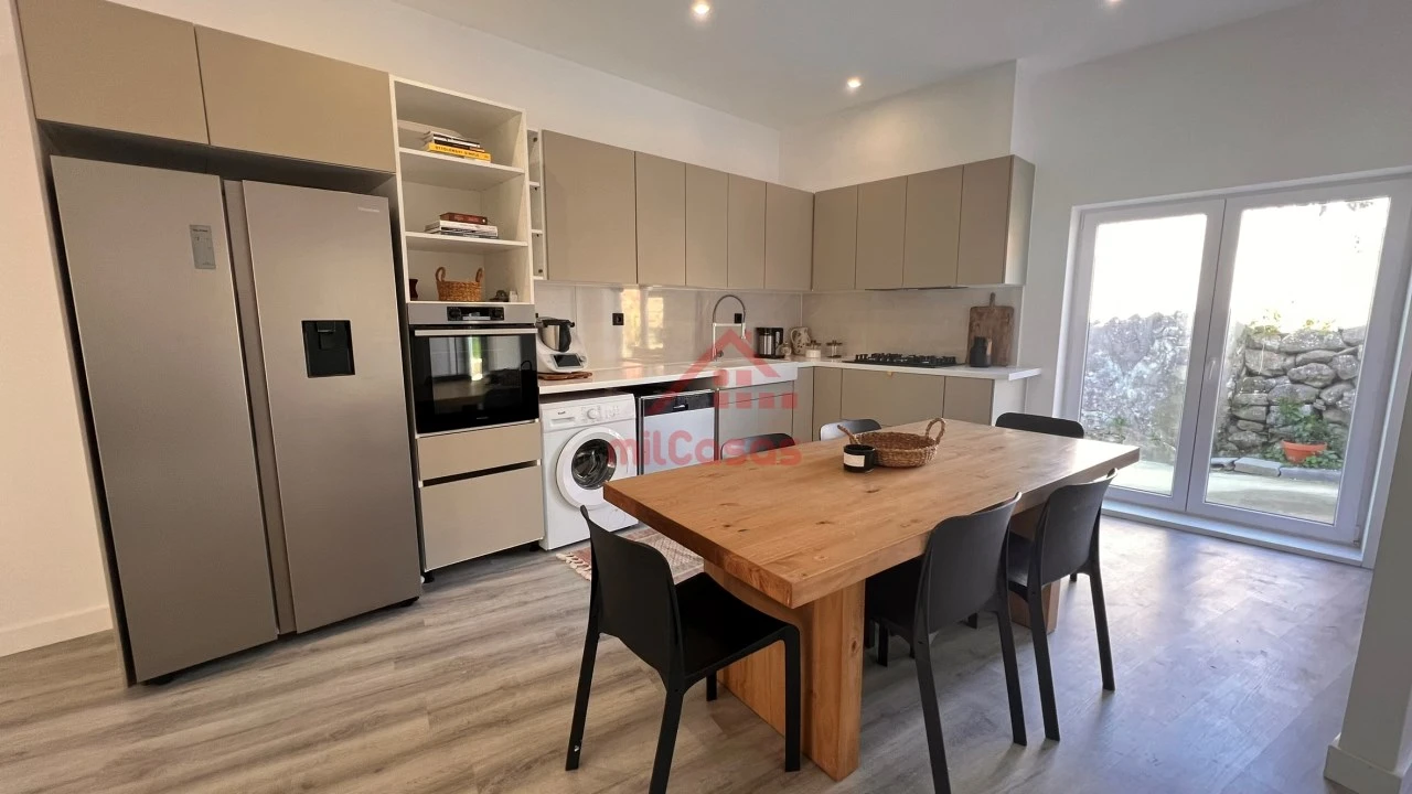 Moradia T2 para Venda em Dois Portos e Runa Foto 22