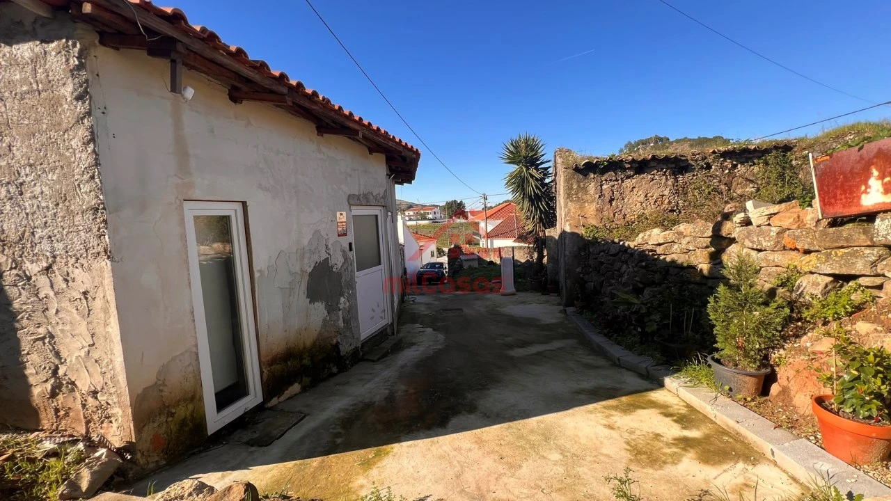 Moradia T2 para Venda em Dois Portos e Runa Foto 26