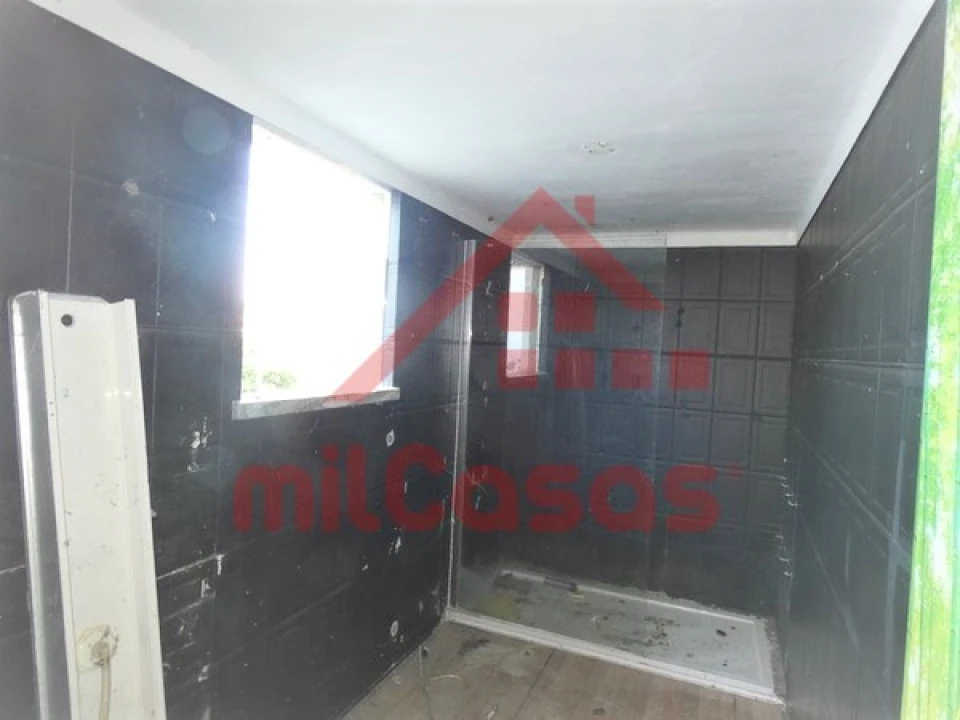 Moradia T2 para Venda em Santa Maria, São Pedro e Matacães Foto 12