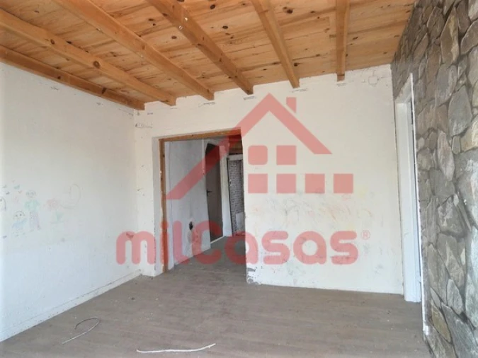 Moradia T2 para Venda em Santa Maria, São Pedro e Matacães Foto 8