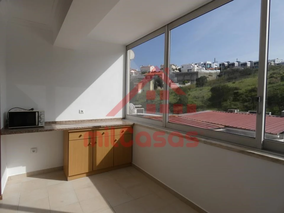 Apartamento T1 para Arrendamento em Santa Maria, São Pedro e Matacães Foto 11