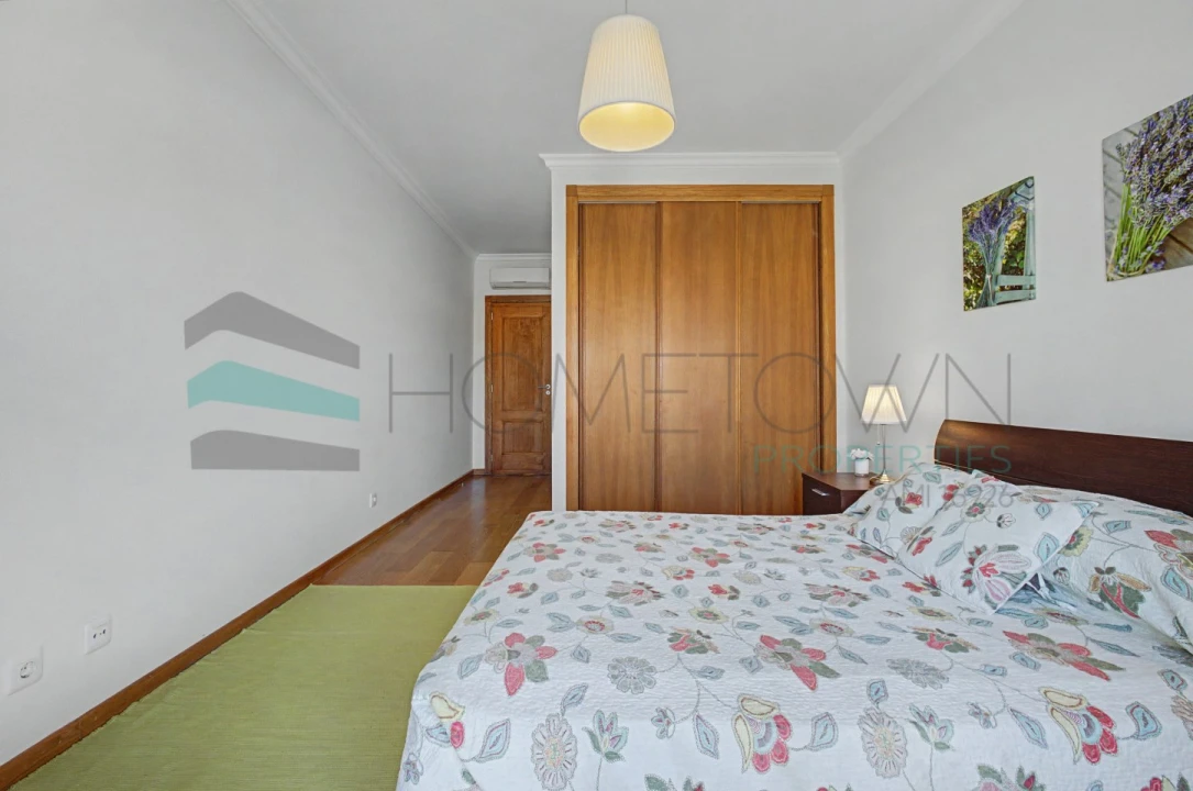 Quinta T4 para Venda em Quarteira Foto 21