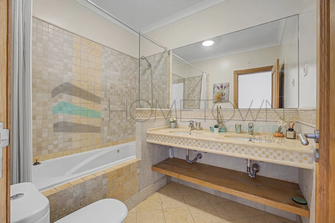 Quinta T4 para Venda em Quarteira Foto 22