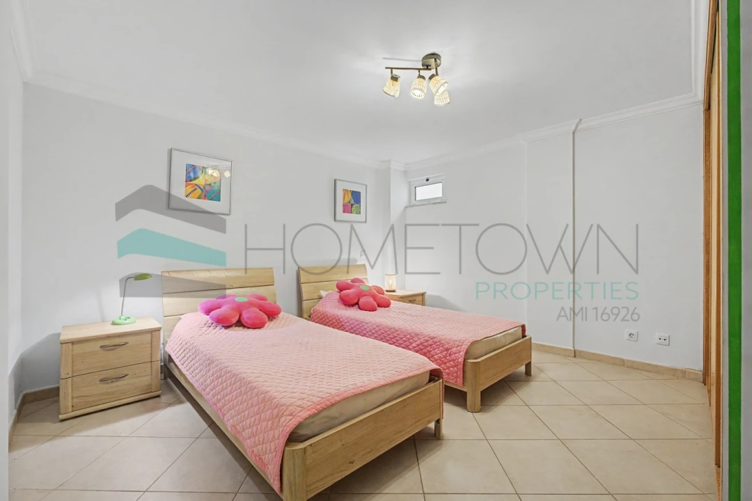 Quinta T4 para Venda em Quarteira Foto 29