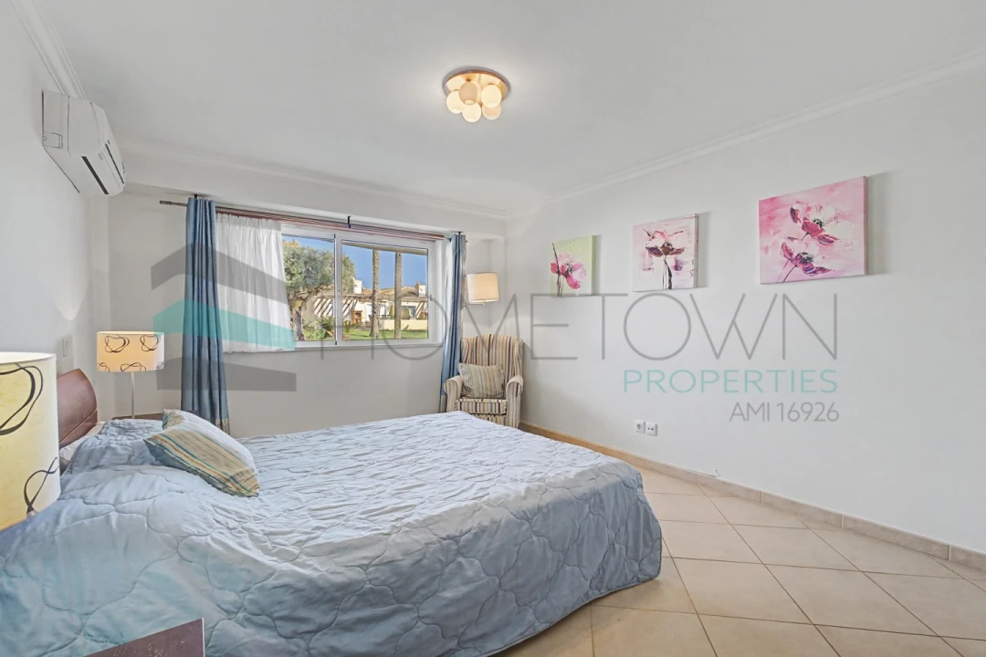 Quinta T4 para Venda em Quarteira Foto 33