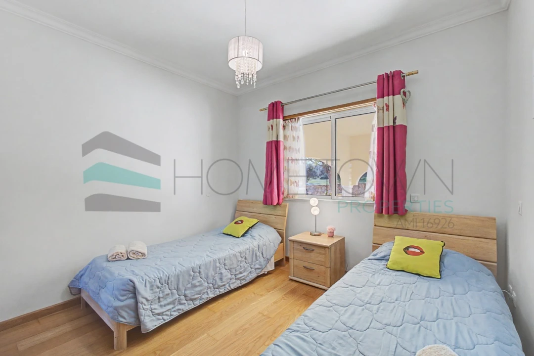 Quinta T4 para Venda em Quarteira Foto 43