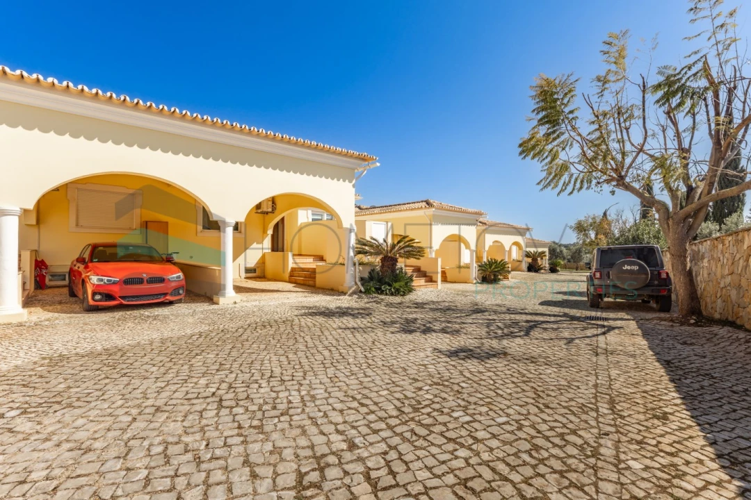 Quinta T4 para Venda em Quarteira Foto 48