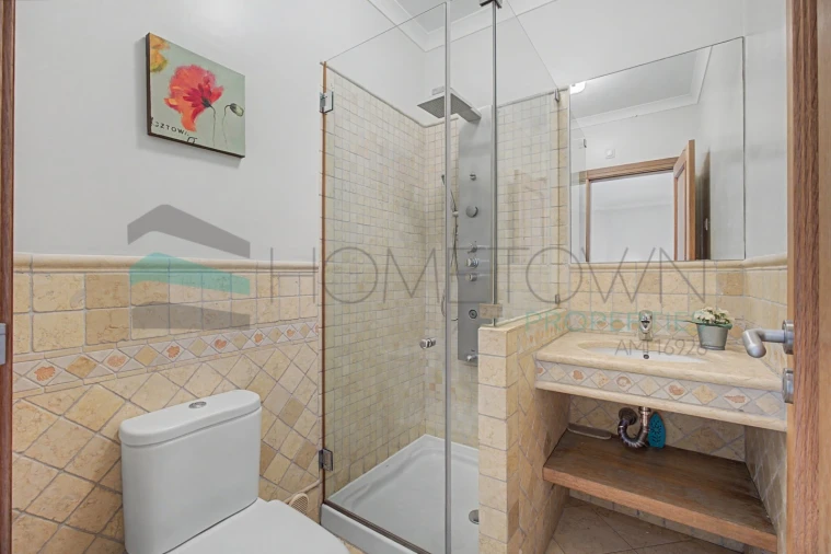 Quinta T4 para Venda em Quarteira Foto 23