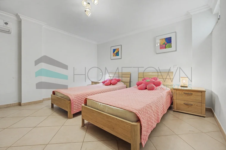 Quinta T4 para Venda em Quarteira Foto 27