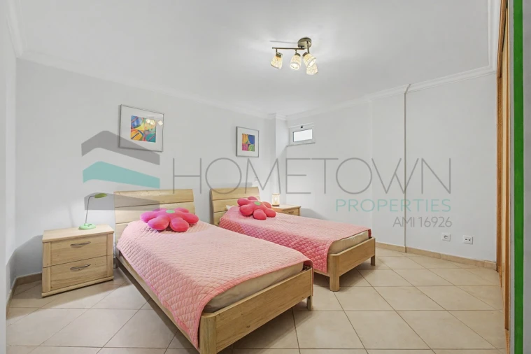 Quinta T4 para Venda em Quarteira Foto 29