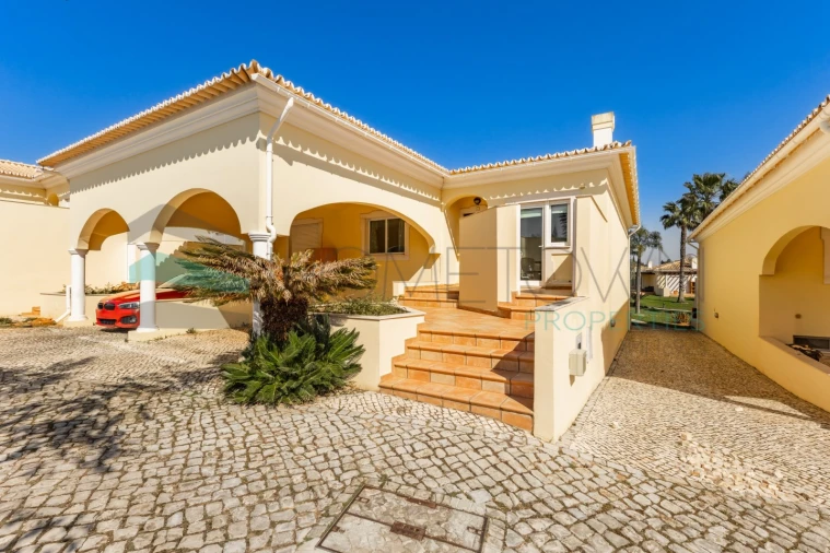 Quinta T4 para Venda em Quarteira Foto 47