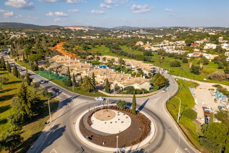 Quinta T4 para Venda em Quarteira Foto 52