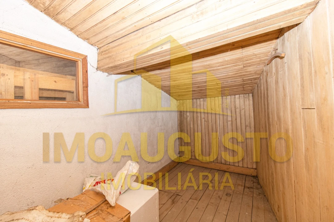 Moradia T3 para Venda em Guarda Foto 9