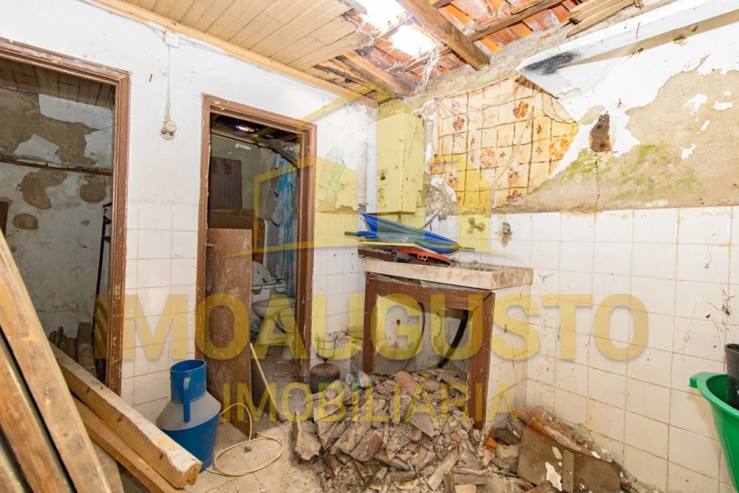 Moradia T3 para Venda em Guarda Foto 14