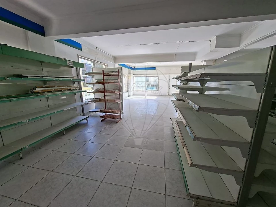 Loja para Arrendamento em Pontinha e Famões Foto 15