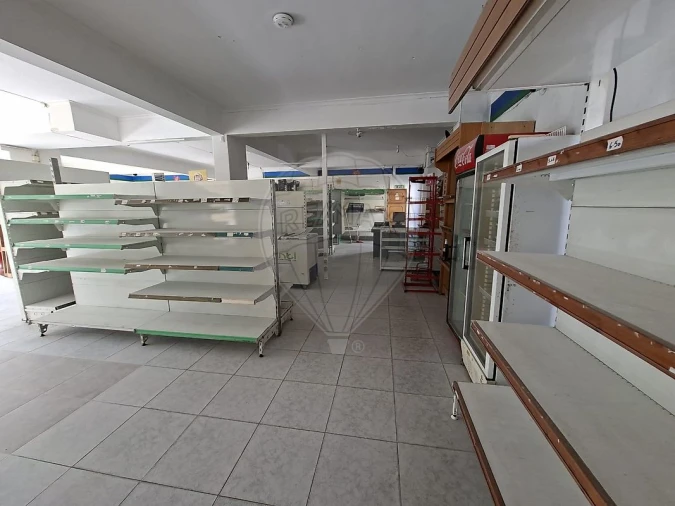 Loja para Arrendamento em Pontinha e Famões Foto 16