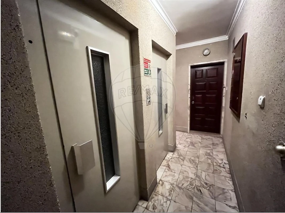 Apartamento T3 para Venda em Agualva e Mira-Sintra Foto 3