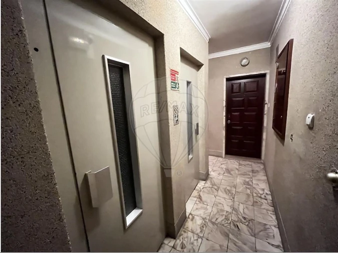 Apartamento T3 para Venda em Agualva e Mira-Sintra Foto 3