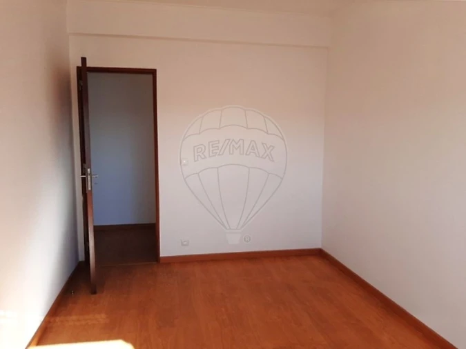 Apartamento T3 para Venda em Agualva e Mira-Sintra Foto 9