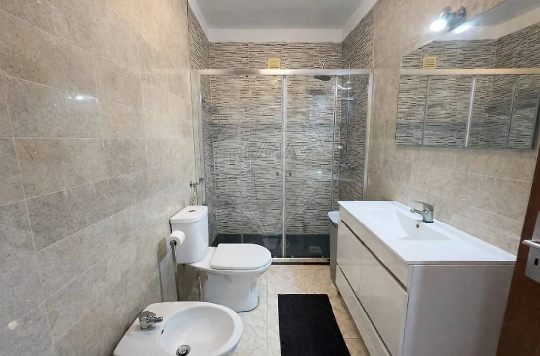 Apartamento T2 para Venda em Custóias, Leça do Balio e Guifões Foto 11