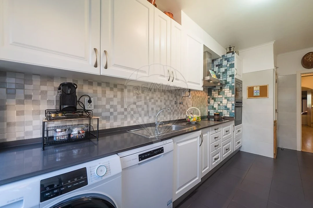 Apartamento T3 para Venda em Massamá e Monte Abraão Foto 32