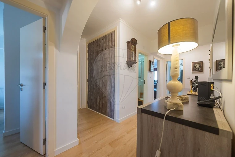 Apartamento T3 para Venda em Massamá e Monte Abraão Foto 9