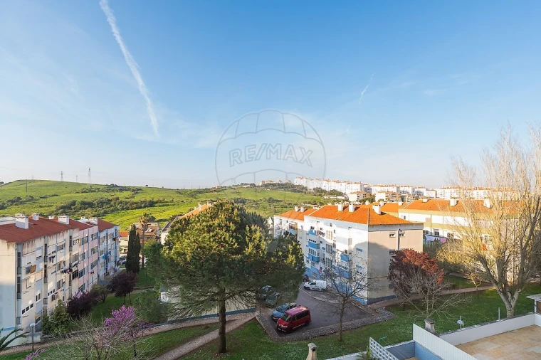 Apartamento T3 para Venda em Massamá e Monte Abraão Foto 31