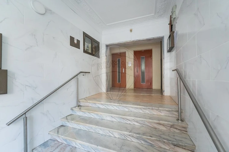 Apartamento T3 para Venda em Massamá e Monte Abraão Foto 12