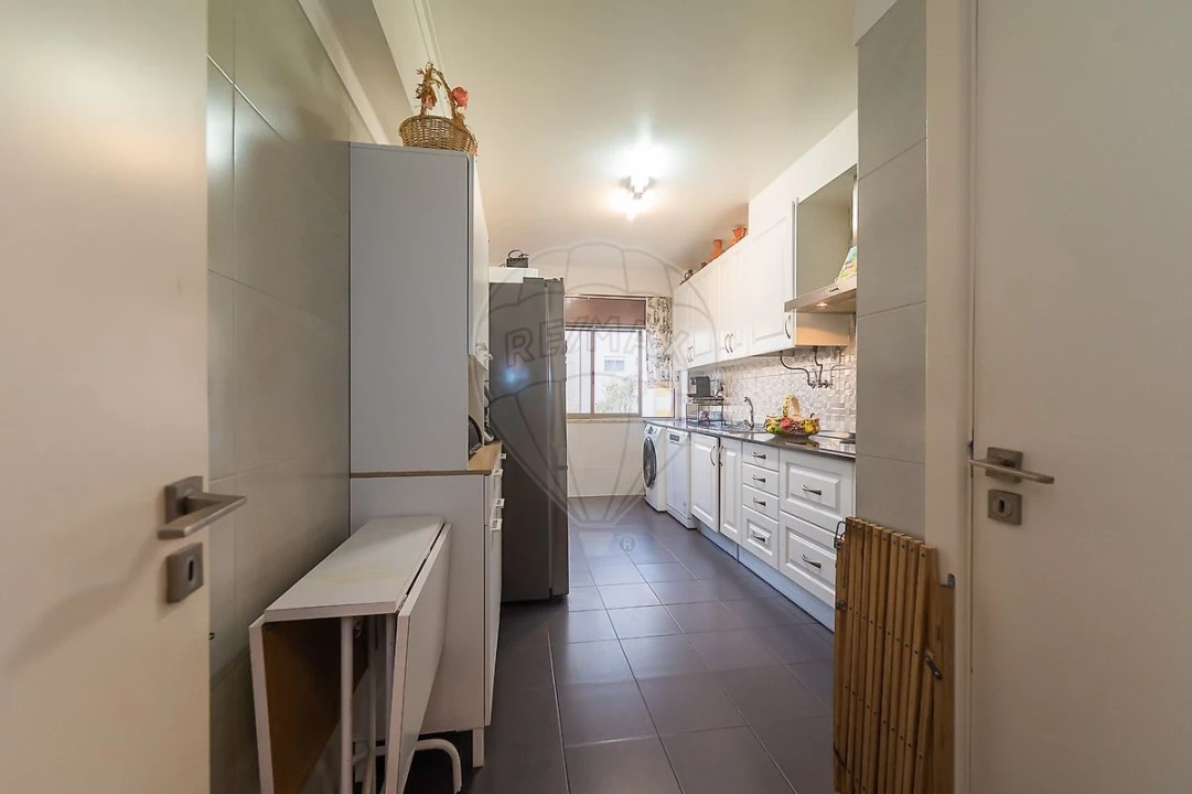 Apartamento T3 para Venda em Massamá e Monte Abraão Foto 27