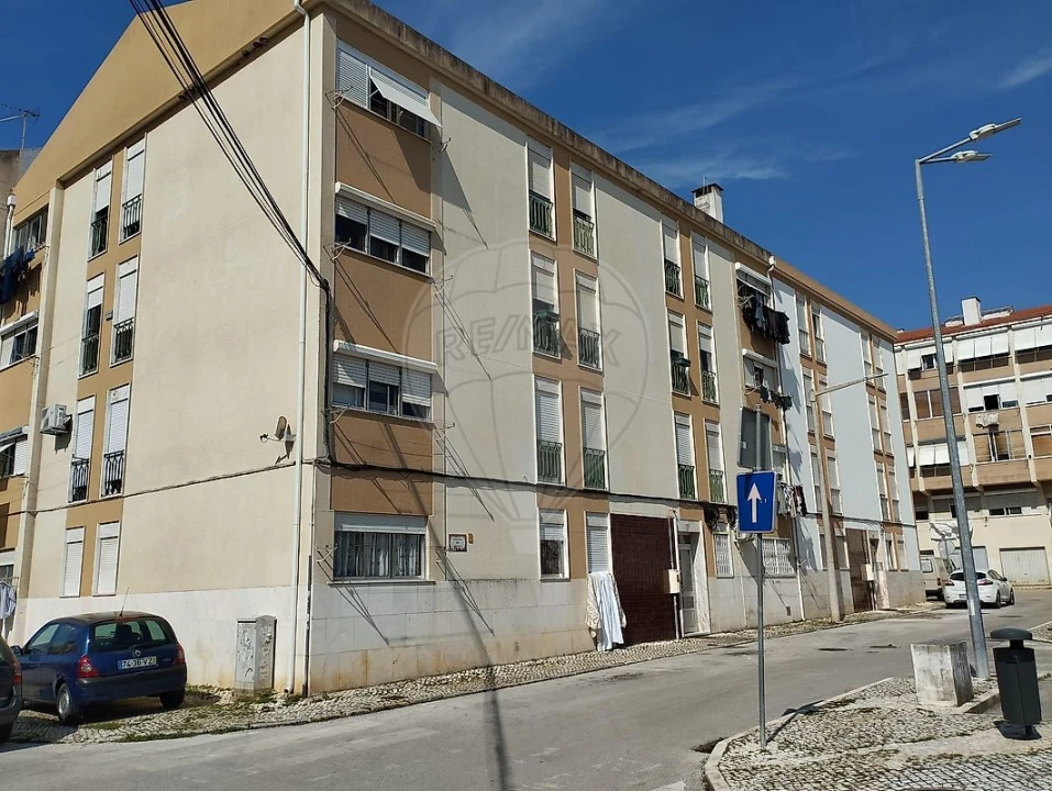 Apartamento T2 para Venda em Vialonga Foto 1