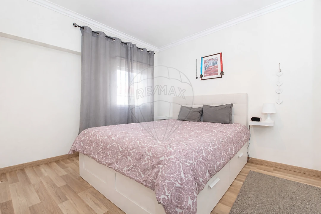 Apartamento T2 para Venda em Vialonga Foto 1