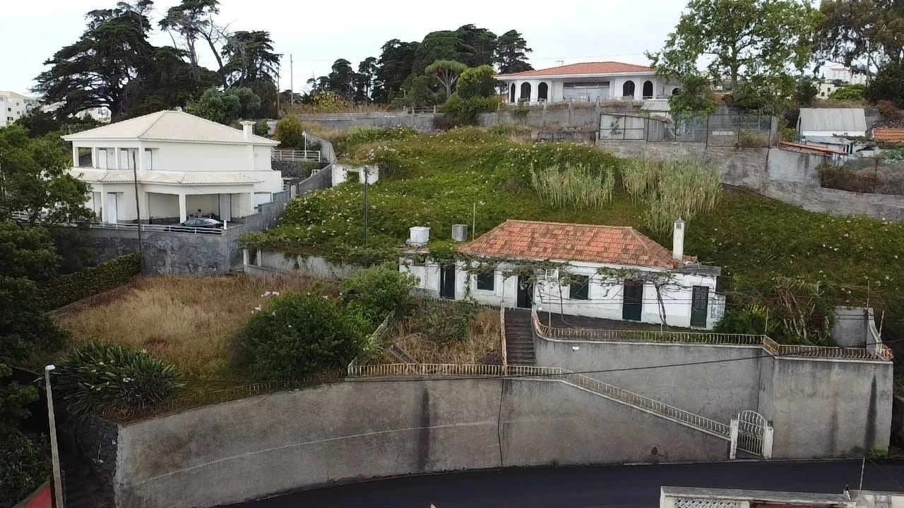 Moradia T2 para Venda em Caniço Foto 1