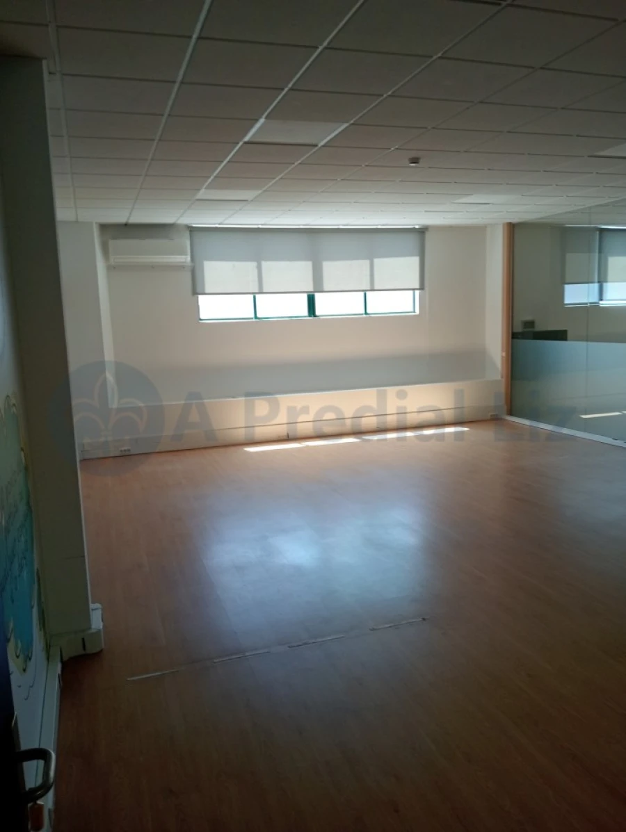 Armazém para Arrendamento em Paranhos Foto 1