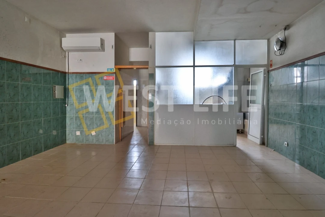 Loja para Arrendamento em Silveira Foto 6