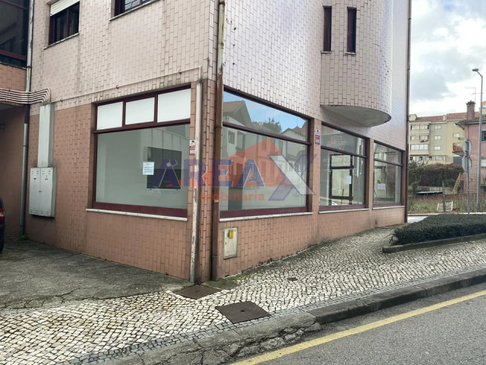 Loja para Arrendamento em O. Azeméis, Riba-Ul, Ul, Macinhata Seixa, Madail Foto 1