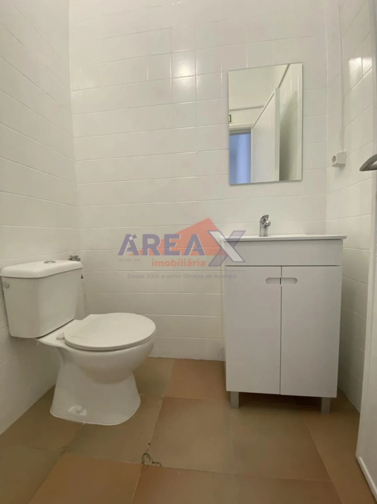 Loja para Arrendamento em O. Azeméis, Riba-Ul, Ul, Macinhata Seixa, Madail Foto 5