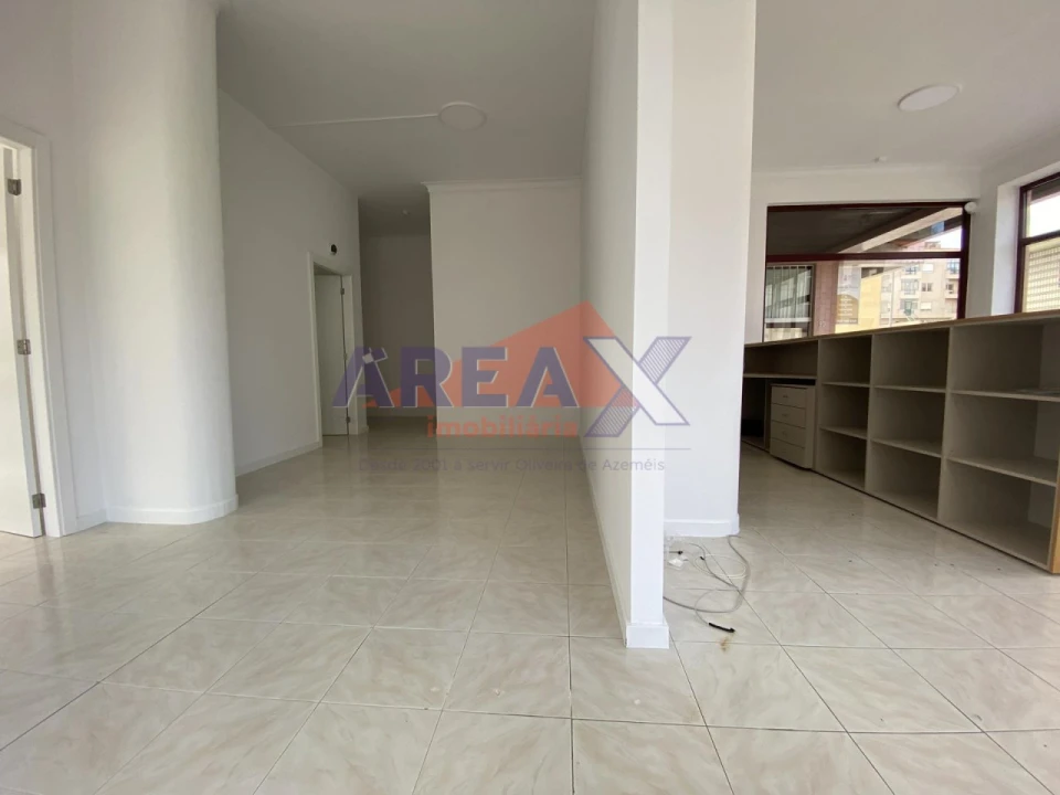 Loja para Arrendamento em O. Azeméis, Riba-Ul, Ul, Macinhata Seixa, Madail Foto 8