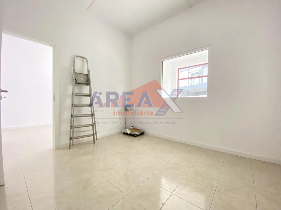 Loja para Arrendamento em O. Azeméis, Riba-Ul, Ul, Macinhata Seixa, Madail Foto 11