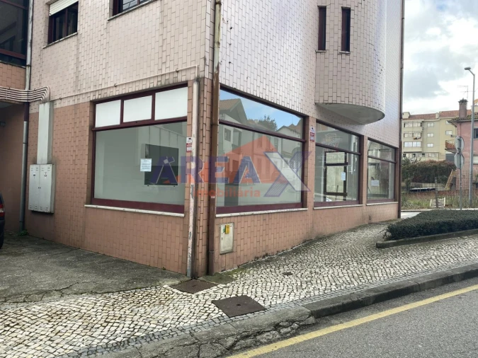 Loja para Arrendamento em O. Azeméis, Riba-Ul, Ul, Macinhata Seixa, Madail Foto 1