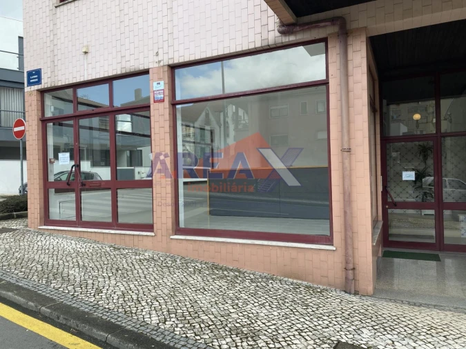 Loja para Arrendamento em O. Azeméis, Riba-Ul, Ul, Macinhata Seixa, Madail Foto 4