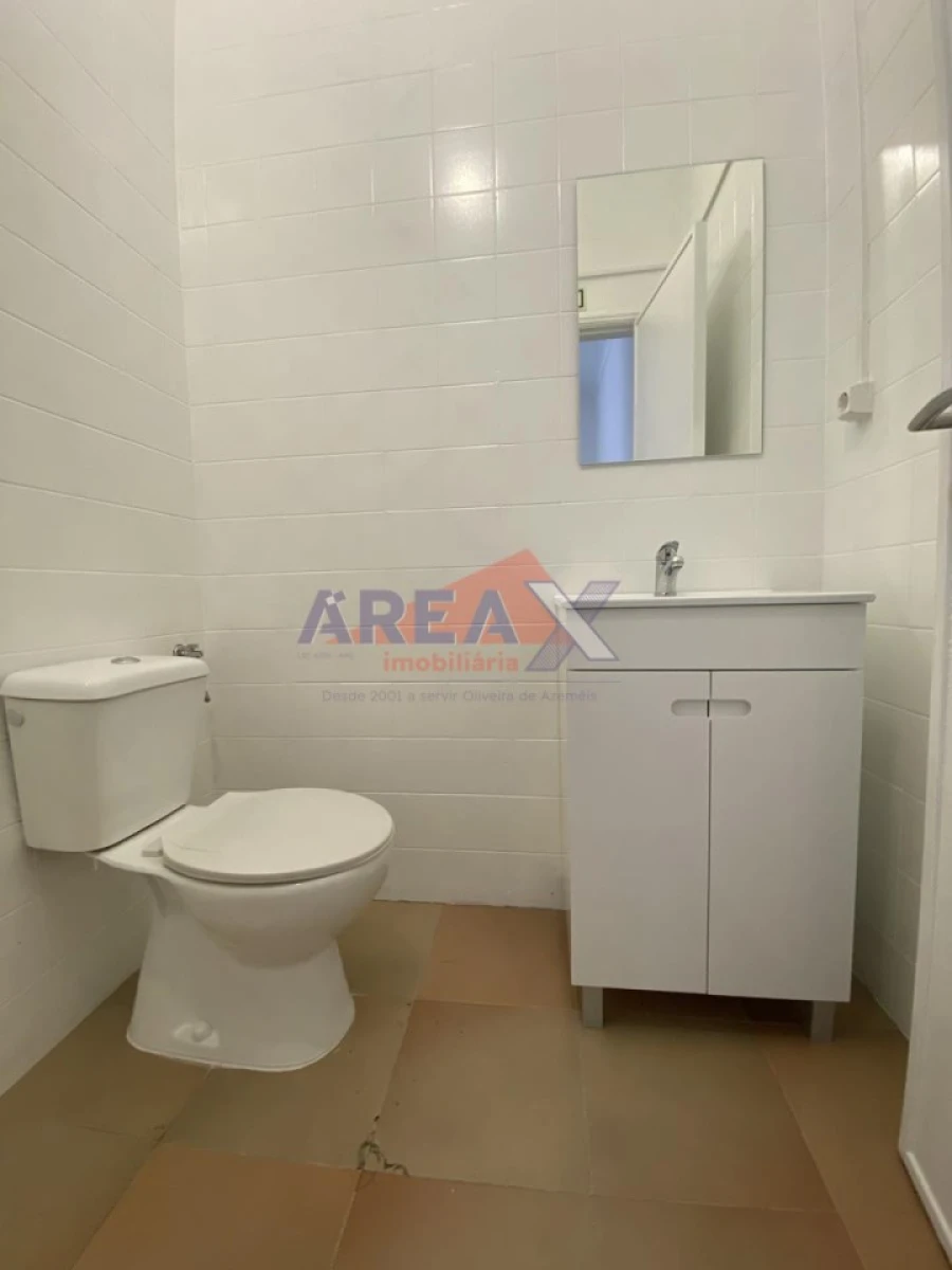 Loja para Arrendamento em O. Azeméis, Riba-Ul, Ul, Macinhata Seixa, Madail Foto 5