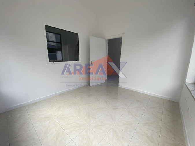 Loja para Arrendamento em O. Azeméis, Riba-Ul, Ul, Macinhata Seixa, Madail Foto 10