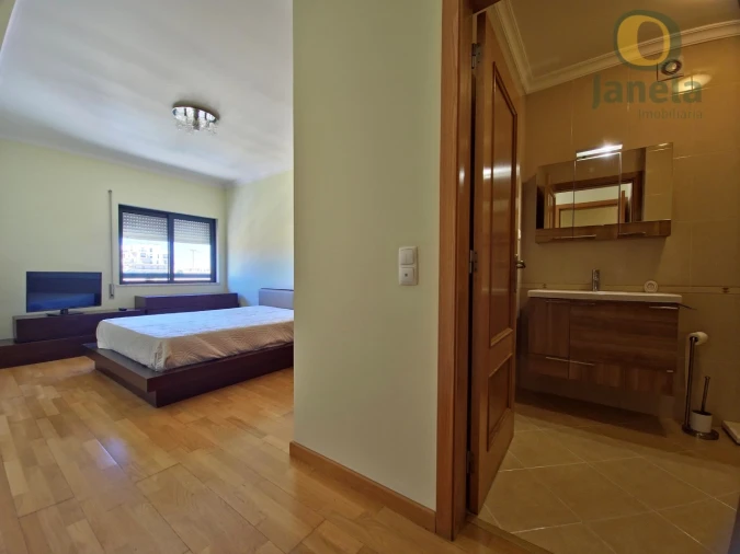 Apartamento T2 para Venda em Faro (Sé e São Pedro) Foto 26