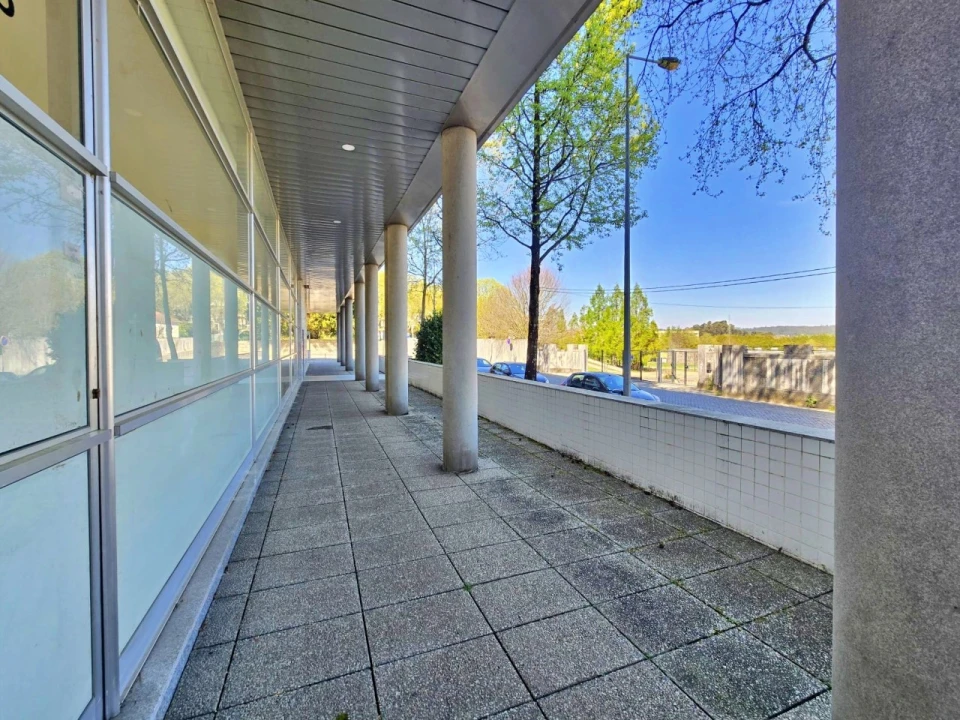 Loja para Arrendamento em Castêlo da Maia Foto 4