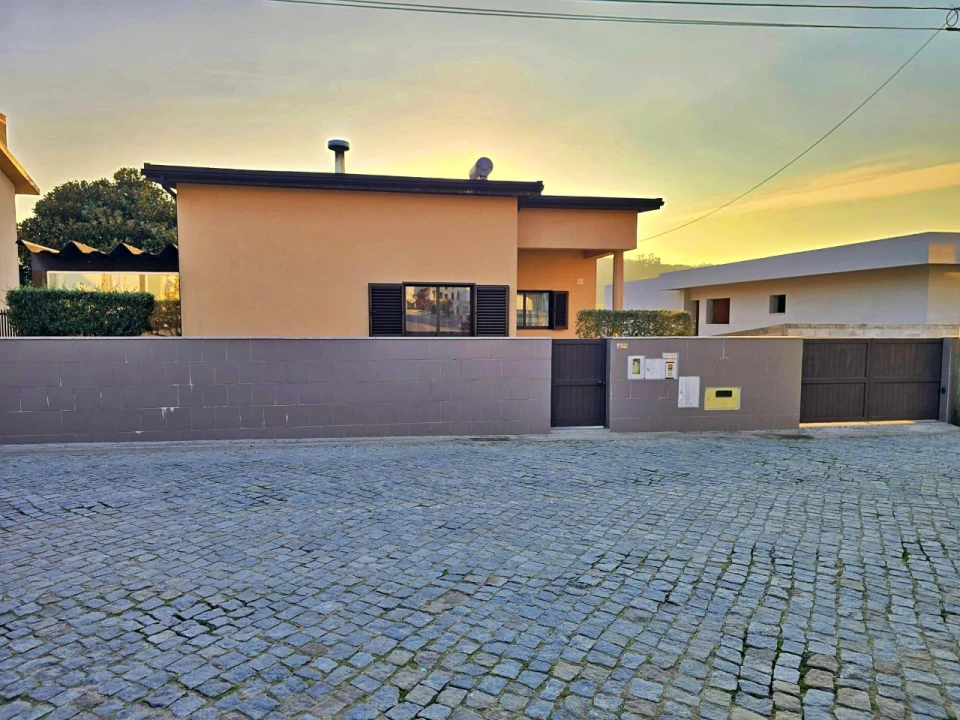 Moradia T4 para Venda em Alvarelhos e Guidões Foto 26