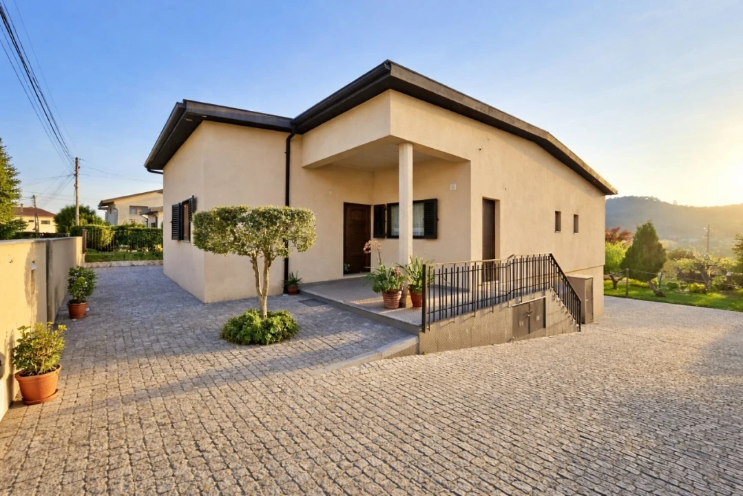 Moradia T4 para Venda em Alvarelhos e Guidões Foto 1